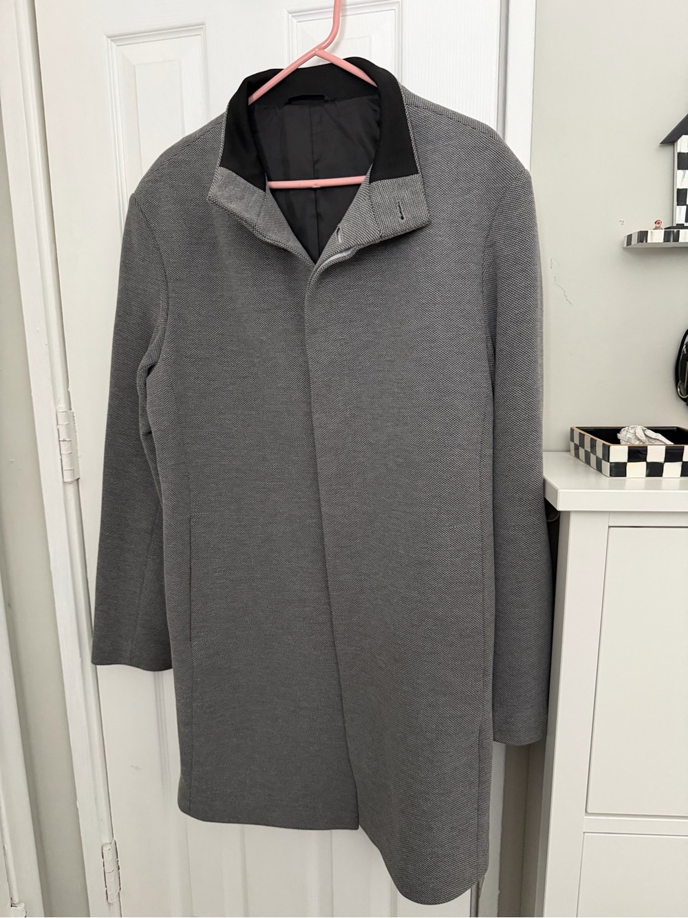 Zara Men's Grey Single-Breasted Coat - Modern Minimalist Outerwear
